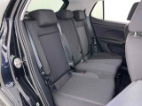 安全性と快適性を追求した、少し硬めのシート。 これは長時間の運転や渋滞などの状況でも、身体の疲労度が少ないことを求めたものです。