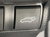 【パワーバックドア】スマートキーや運転席のボタンを押すだけでリアゲートが自動で開閉します!荷物を持っている時や、高い位置にあるバックドアを閉める際に便利な機能です♪