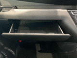 薄型のティッシュBOXなどが収納出来ます。小物入れとしても使えるので便利です。