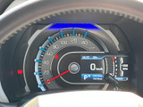 視認性の高いメーターで、運転に必要な情報をしっかり把握できます。明るくクリアな表示で、安全運転をサポートします。