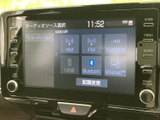 お気に入りの音楽を最高の音質で。多彩なソースに対応し、快適なドライブを演出します。充実した機能で、車内時間をより楽しく過ごせます。