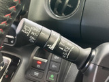 雨天時でもクリアな視界を確保できるよう、ワイパーの操作も簡単に行えます。運転状況に合わせて、最適な設定を選べます。
