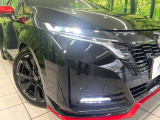 【LEDヘッドライト】悪天候や夜間走行時も良好な視界を確保し安心して運転できる高輝度LEDヘッドライトを装備!点灯速度が早く、消費電力も抑えられています。