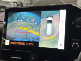 【パノラミックビューモニター】専用のカメラにより、上から見下ろしたような視点で360度クルマの周囲を確認することができます☆死角部分も確認しやすく、狭い場所での切り返しや駐車もスムーズに行えます。