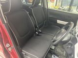 運転席まわりには十分なスペースがあり、大柄な方でもゆったり運転していただける環境です。