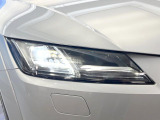 ●マトリクスLED:LEDハイビームが多数独立で存在し、ハイビーム時に対向車や前方を走る車の部分をロービームに切り替えが可能!!シーケンシャルウインカーも装備!!