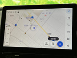 見やすい地図表示で、スムーズなナビゲーションを実現。初めての場所でも安心して運転できます。