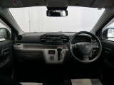 見通しのよいすっきりとした視界で、誰でも運転しやすいです。運転のしやすさは疲れにくさにも繋がりますよ♪