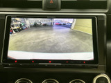後方確認が容易なバックモニター付き。狭い場所での運転や駐車も安心です。安全運転をサポートする頼もしい機能です。