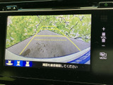 駐車時の安全性を高めるバックモニター。狭い場所でも安心して駐車操作が行えます。ガイドライン付き。