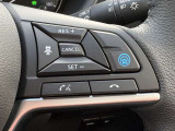 プロパイロットは、運転者が設定した車速を上限に先行車と車速に応じた車間距離を保ちながら、車線中央付近を走行するための運転操作を支援します。