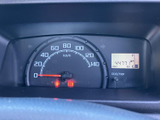 見やすいメーターパネルは、運転に必要な情報を的確に表示。運転状況を把握しやすく、安全運転をサポートします。