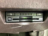 高速道路の料金所をスムーズに通過できるETC車載器を搭載。ETCカードを差し込むだけで、ノンストップで通行できます。お出かけがさらに快適になります。