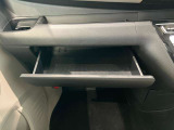 薄型のティッシュBOXなどが収納出来ます。小物入れとしても使えるので便利です。