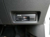ここに ETC付いております。高速道路の料金所もスイスイ♪ ETCカードの申し込みは日産カードがおすすめ!!!「安心」「おトク」「便利」で皆さまのカーライフをサポートする特典満載のカードです。