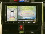 後方の状況を画面で確認できるバックモニター付き。駐車時の安全性を高め、狭い場所でもスムーズに駐車できます。