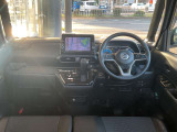 運転のしやすさを考えて設計された室内。質感の高いインテリアは、軽自動車だからって手は抜かない日産の車造り!毎日使う空間だから、乗る度に好きになる使い心地
