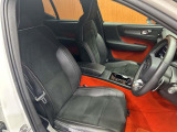 ◆LIBERALAは、輸入車選びの新たなスタイルを提案するインポート・セレクト・ブランドです。オーナー様となる方がクルマから直接感じる感性を第一にした、最良の一台との出会いをコーディネートいたします。