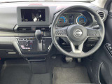 運転席周りの視界もよくハンドルも軽い取り回しなのですごく運転がしやすい車です。