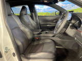 運転席シート廻りは使用感も少なく、良好な状態となっています。前オーナー様が丁寧に使っていたことがよくわかりますね。