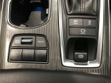 電動パーキングブレーキを搭載。スイッチ操作でパーキングブレーキを作動・解除することが可能ですので、操作の力が不要ですよ♪