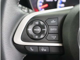 『ハンドルの左側スイッチ」はオーディオの音量調節や色々な機能の切り替えボタンになります、目線を変えずに操作が出来るので安全ですね♪