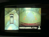 クルマを空から見たような映像が映る、アラウンドビューモニターで、車両周辺の安全確認も一目できます!小さなお子様や障害物も確認できるので、運転のしやすさだけでなく事故防止にも役立ち安心して駐車出来ます♪