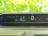視認性の高いメーターで、運転状況を的確に把握できます。デジタル表示で、必要な情報を分かりやすく表示。安全運転をサポートします。
