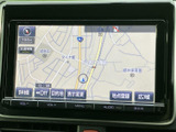 見やすい地図表示で、運転に集中できます。周辺情報も確認でき、初めての道でも安心です。スムーズな移動をサポートします。