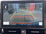 バックモニターで、狭い場所でも安全に駐車。周囲の状況をしっかり確認し、安心して運転できます。
