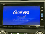 直感的なインターフェースで快適なドライブをサポートします。目的地設定も簡単に行え、高音質な音楽も楽しめます。