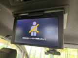【フリップダウンモニター】大画面モニターで後席でもエンタメをお楽しみいただけます。小さなお子様にも大人気の装備です♪