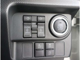人気の【両側電動スライドドア】外から取っ手を引いたり、車種によってはボタンを押すだけでスライドドアの開閉が可能!鍵のボタンでも操作が出来て雨の日など少し離れたところからドアのかけ締め便利機能です!