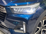 【シーケンシャルターンランプ付きLEDヘッドライト】人気の『流れるウィンカー』付きのLEDヘッドライトを装備♪高級感はもちろん、点灯時は存在感たっぷりで他車からも認識されやすく安心です。