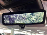 【デジタルインナーミラー】後席の大きな荷物や同乗者で後方が確認しづらい時でも安心!カメラが撮影した車両後方の映像をルームミラー内に表示。クリアな視界で状況の確認が可能です!
