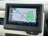 お出かけの際に安心のナビ付です☆バックカメラ機能で駐車もスムーズに行えます。