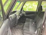 運転しやすいシンプルな操作性。視界も広く、運転に集中できます。快適なドライブをサポートする機能が充実しています。