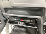 「収納スペース」使いやすい収納を、使いやすい場所に。様々な場所に収納スペースがあり使い勝手も良いので車内もスッキリして綺麗を保てます