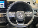 【純正革巻きステアリング】上質な革を使用することで、手にしっかり馴染みとても運転しやすいハンドルです♪