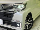 【LEDヘッドライト】悪天候や夜間走行時も良好な視界を確保し安心して運転できる高輝度LEDヘッドライトを装備!点灯速度が早く、消費電力も抑えられています。