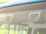 【スズキ セーフティサポート】走行中に前方の車両等を認識し、衝突しそうな時は警報とブレーキで衝突回避と被害軽減をアシスト。より安全にドライブをお楽しみいただけます。