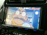 停車中に楽しめるTV機能。長距離移動も退屈知らず。家族や友人と、楽しい時間を過ごせます。映像でリラックスできます。