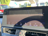 視認性の高いディスプレイで、運転中でも情報を確認しやすいです。快適なドライブをサポートする頼もしい相棒となるでしょう。