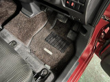 嬉しい純正フロアマット付き♪ 状態も良好です(^^♪