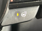 【ステアリングヒーター】冬場に冷たくなりやすい革巻きステアリングを、スイッチ一つで素早く適温に!エアコンよりも早く温まってくれるので、寒い日の運転も快適になりますね♪