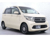 当社の優秀なスタッフがしっかり点検整備をさせていただいてからご納車いたします!さらに!エンジンオイル、エレメント・ミッションオイル・ワイパーゴムを新品交換になります!これで安心して乗って頂けます!