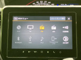 お好みの音楽をクリアな音質で楽しめます。CDやラジオだけでなく、USB接続も可能。長距離ドライブも快適に過ごせます。