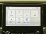見やすい地図表示で、目的地までスムーズに案内。渋滞情報も確認でき、最適なルートを選択できます。初めての場所でも安心です。