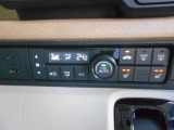 運転席&助手席シートヒーター付き☆フルオートエアコンで室内快適です♪充電用USBジャック付き☆