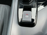 電子式のパーキングブレーキに坂道発進などで便利なオートホールド機能付きです。